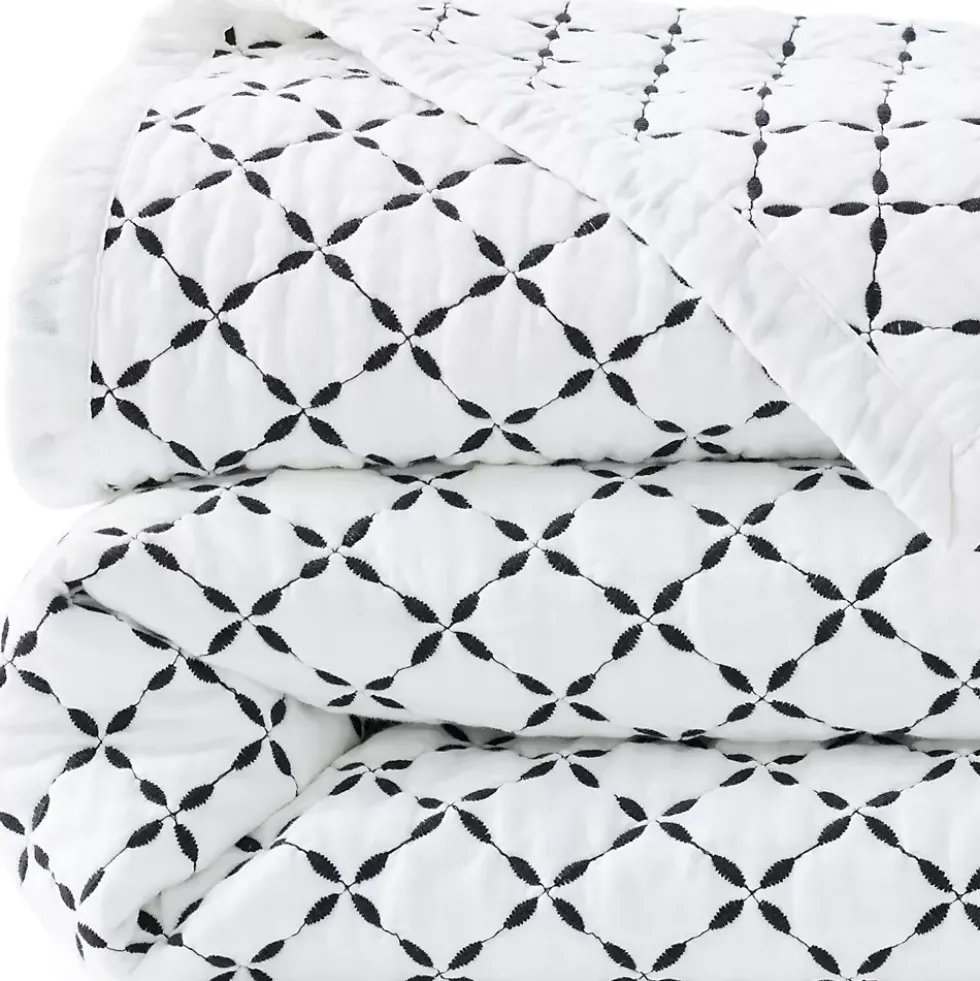 Embroidered Diamond Double Voile Quilt