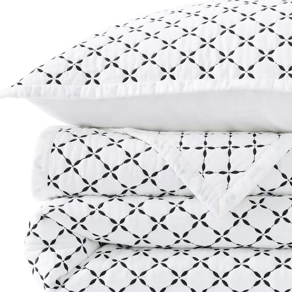 Embroidered Diamond Double Voile Quilt