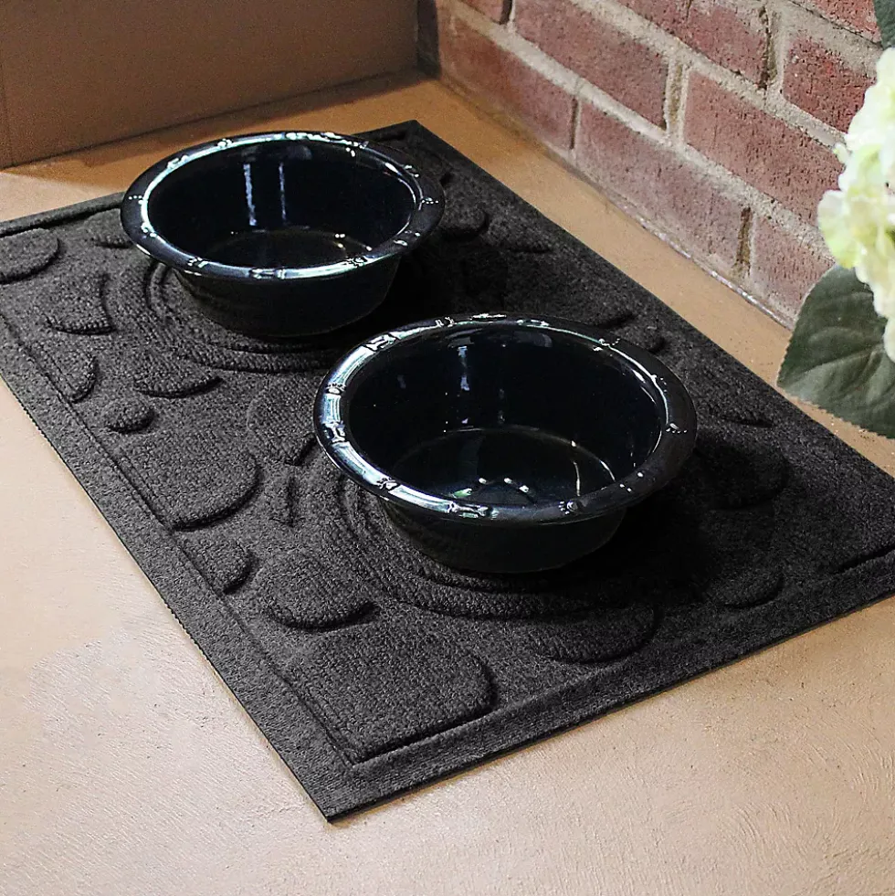 Matterly Waterhog® Dots Dog Bowl Mat