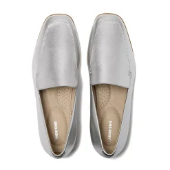 Women's Classic Leather Loafers