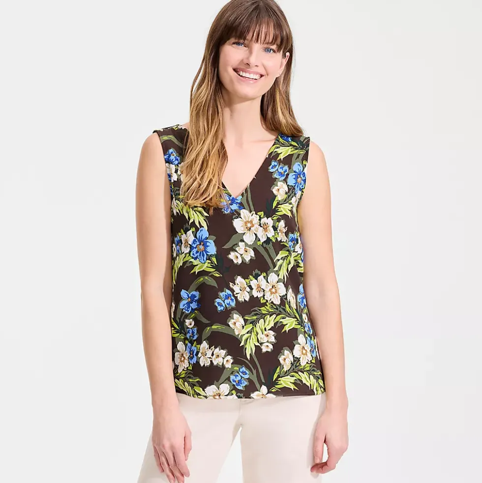 Women's Creaseless Vneck Sleeveless Top