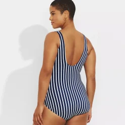 Women's Scoop Neck Tugless Sporty One Piece Swimsuit