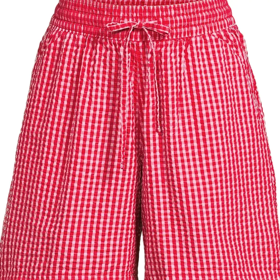 Women's Seersucker High Rise Pull On 7" Shorts