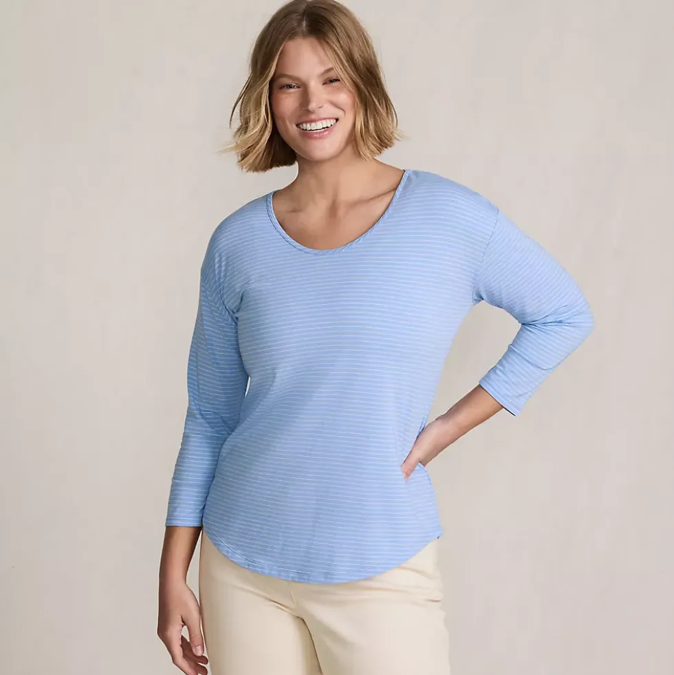 Women's 3/4 Sleeve Lightweight Jersey Shirttail Tee